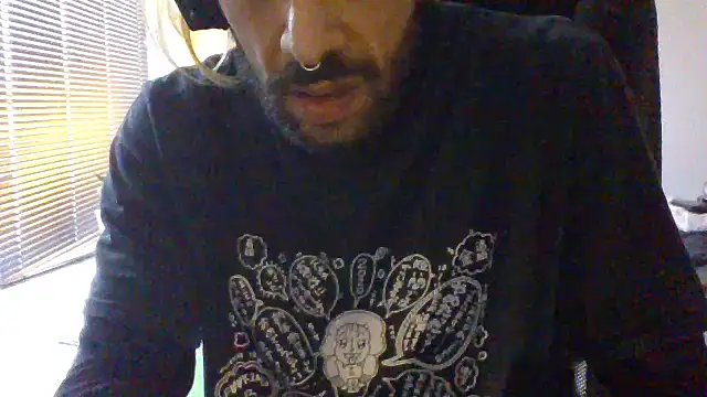 P4RtYBOII92 online show from October 2025 02:51:02 PM