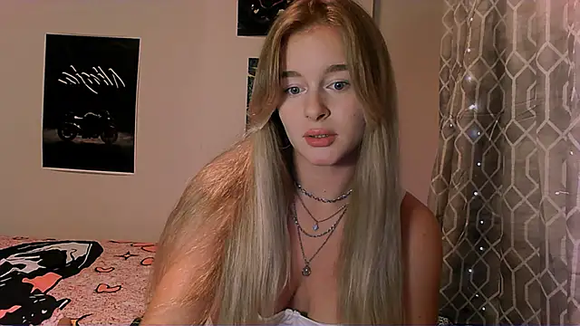 Snapshot of Eva_Jaya chatting on October 2025 12:17:01 PM Eva Jaya online show from October 2025 12:17:01 PM