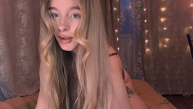 Snapshot of Eva_Jaya chatting on December 2024 01:11:02 PM Eva Jaya online show from December 2024 01:11:02 PM