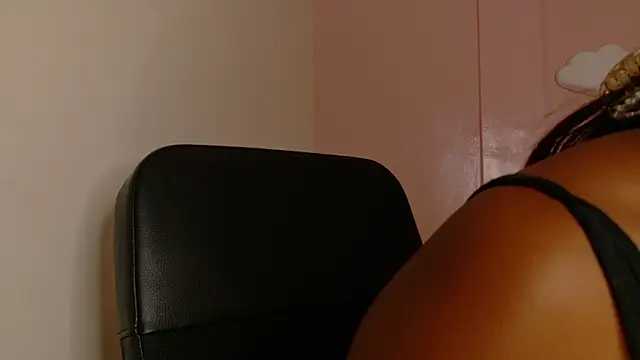 briannajackson  online show from December 2025 07:35:01 PM