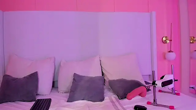 shaina vasquez online show from December 2025 03:56:01 AM