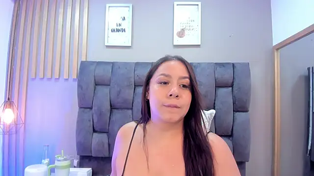 mariaa fernanda online show from May 2026 12:01:02 PM