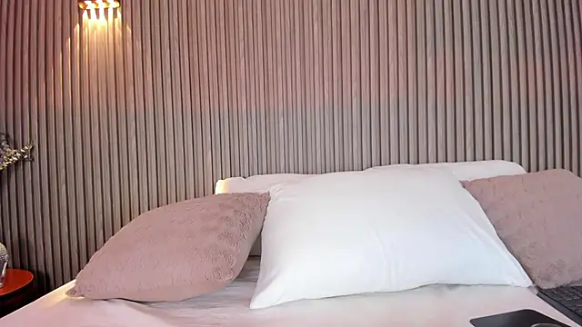 CaitlynCouper online show from February 2026 11:43:02 AM