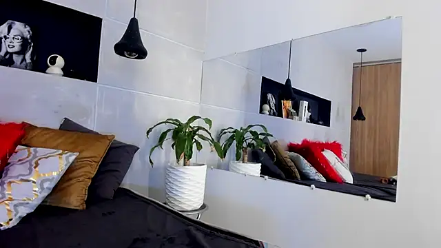 BERGINY  online show from February 2025 08:10:01 PM