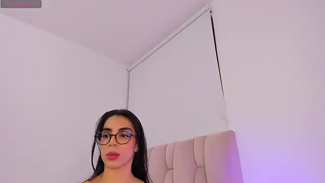 ZarianaEvanz online show from May 2026 12:25:01 AM
