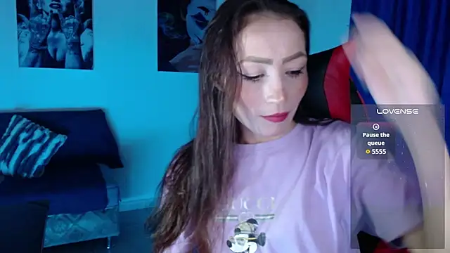 Sara-Guzman1 online show from April 2026 01:33:01 AM