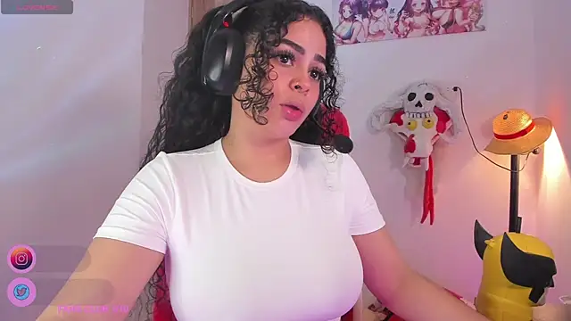 Snapshot of Angels_Emily chatting on January 2025 02:04:01 AM Angels Emily online show from January 2025 02:04:01 AM