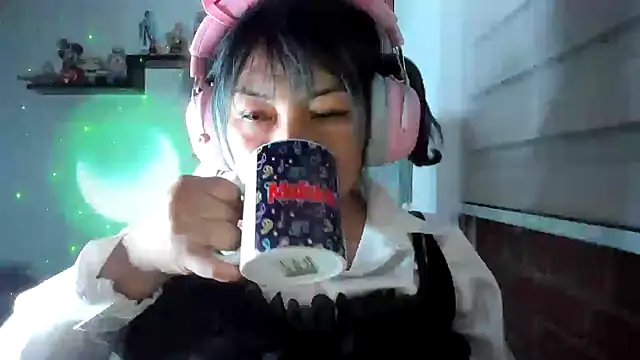 Shaddycute  online show from June 2026 01:33:02 AM