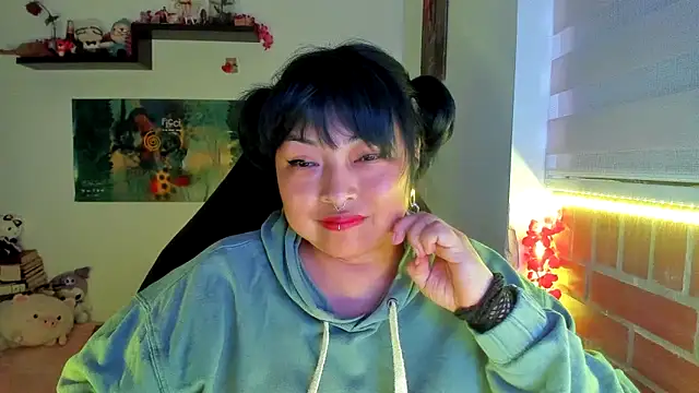 Shaddycute  online show from March 2026 11:01:02 PM