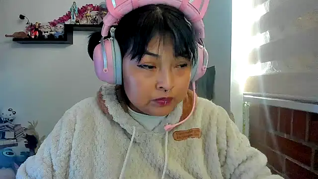 Shaddycute  online show from April 2026 04:13:02 PM