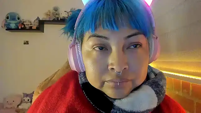 Shaddycute  online show from December 2025 01:11:02 PM