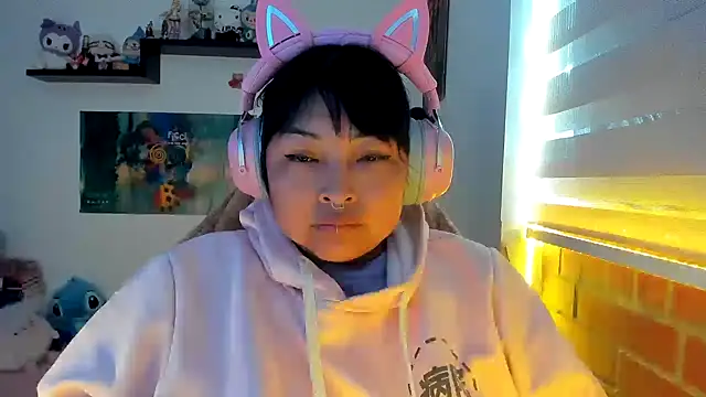 Shaddycute  online show from February 2026 01:34:01 PM