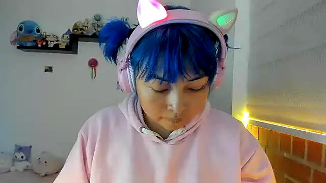 Shaddycute  online show from October 2025 04:51:02 PM