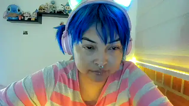 Shaddycute  online show from November 2025 04:56:02 PM