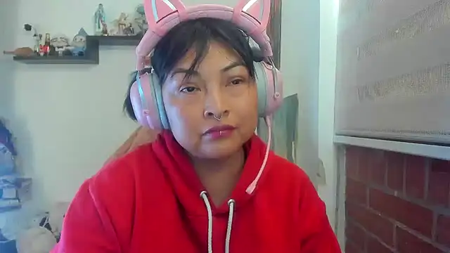 Shaddycute  online show from April 2026 04:44:02 PM