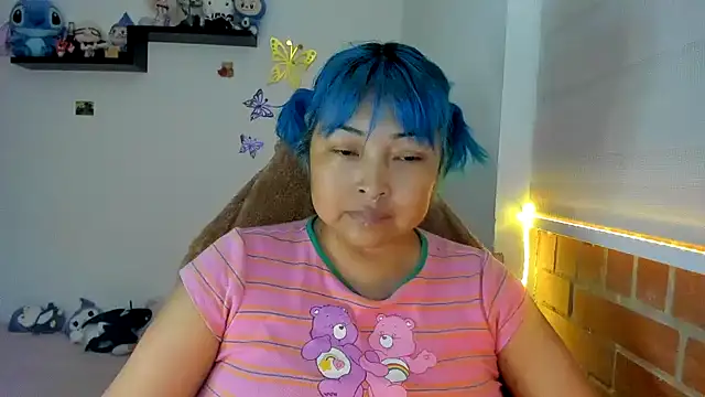 Shaddycute  online show from December 2025 01:43:02 PM