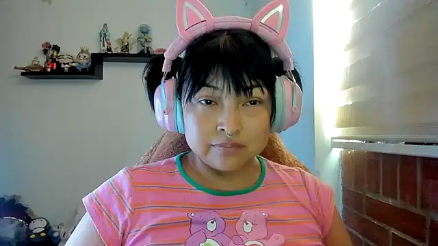 Shaddycute  online show from June 2026 06:19:02 PM