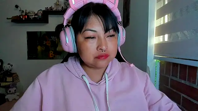 Shaddycute  online show from March 2026 01:26:02 PM