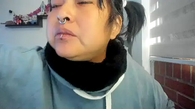 Shaddycute  online show from March 2026 12:38:01 PM