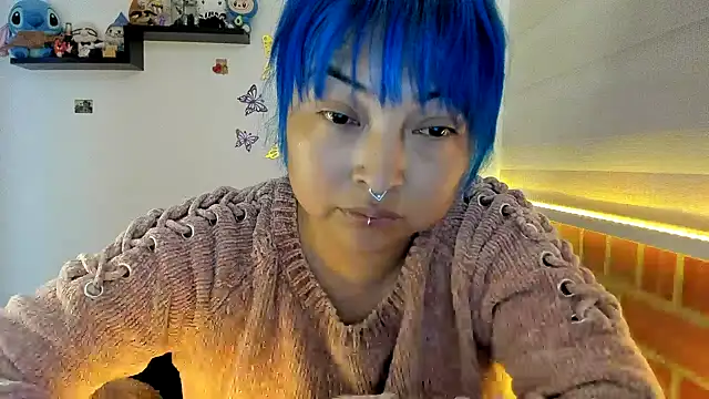 Shaddycute  online show from November 2025 04:33:02 PM