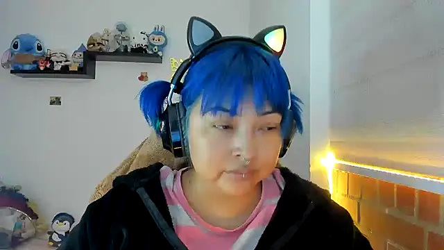 Shaddycute  online show from October 2025 01:53:04 PM