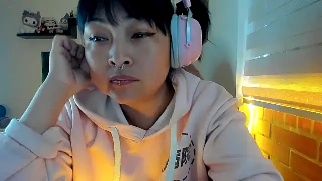 Shaddycute  online show from February 2026 12:17:02 PM