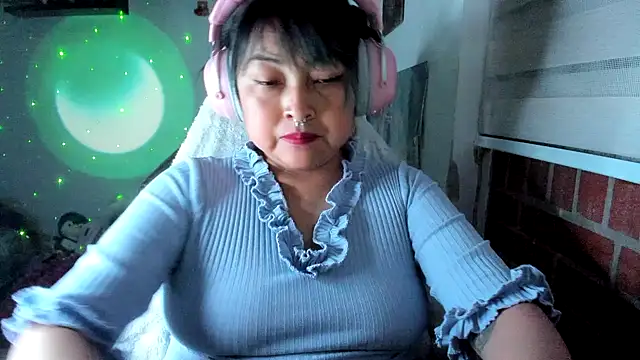 Shaddycute  online show from June 2026 11:43:02 PM
