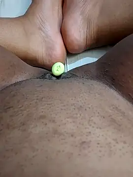 Snapshot of L-LOVE chatting on February 2025 10:52:02 PM L-LOVE online show from February 2025 10:52:02 PM