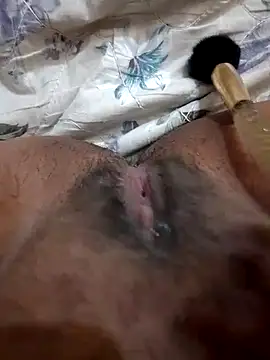 Snapshot of L-LOVE chatting on December 2024 11:25:01 PM L-LOVE online show from December 2024 11:25:01 PM