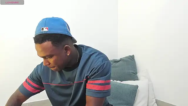 Troykhalil online show from November 2025 10:46:01 PM