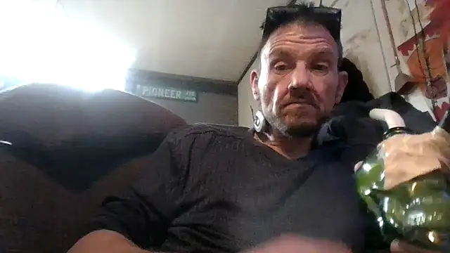 Snapshot of gettinit2wice chatting on October 2025 10:14:01 AM gettinit2wice online show from October 2025 10:14:01 AM