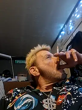 Snapshot of gettinit2wice chatting on December 2025 04:51:02 AM gettinit2wice online show from December 2025 04:51:02 AM