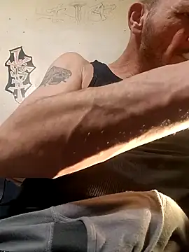 Snapshot of gettinit2wice chatting on January 2025 11:44:02 PM gettinit2wice online show from January 2025 11:44:02 PM