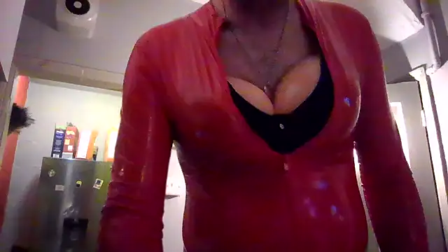 biffboff123 online show from June 2026 10:47:01 PM