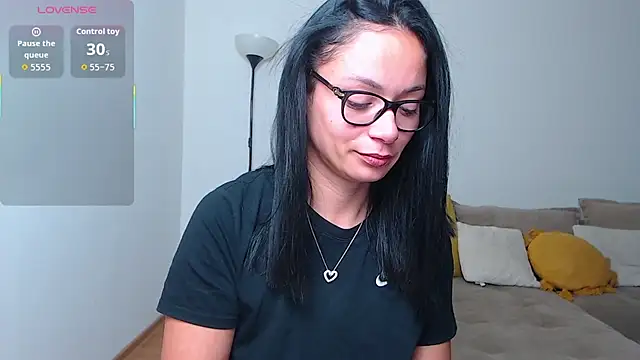 Snapshot of BabySerene chatting on October 2025 05:28:01 AM BabySerene online show from October 2025 05:28:01 AM