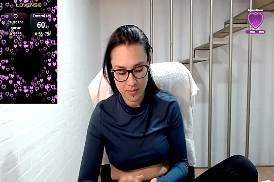 Jessie Desire online show from November 2025 06:03:02 AM