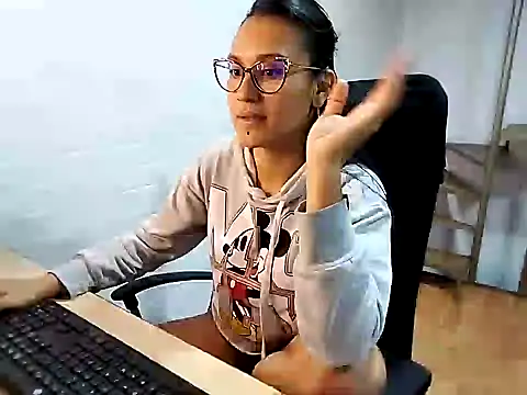 Snapshot of Jessie_Desire chatting on February 2025 05:18:02 AM Jessie Desire online show from February 2025 05:18:02 AM