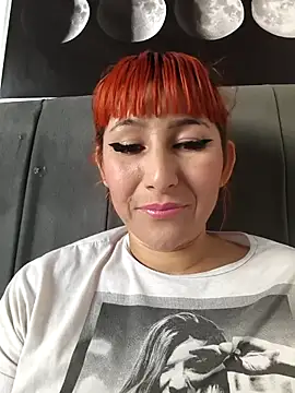 florecita9 online show from November 2025 05:45:02 PM