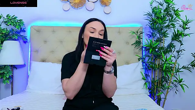 Snapshot of DaliyaArabian chatting on April 2026 01:40:01 PM DaliyaArabian online show from April 2026 01:40:01 PM