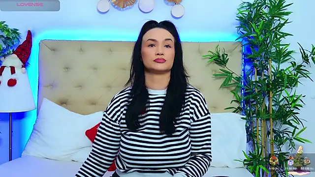 DaliyaArabian online show from December 2025 01:04:02 PM