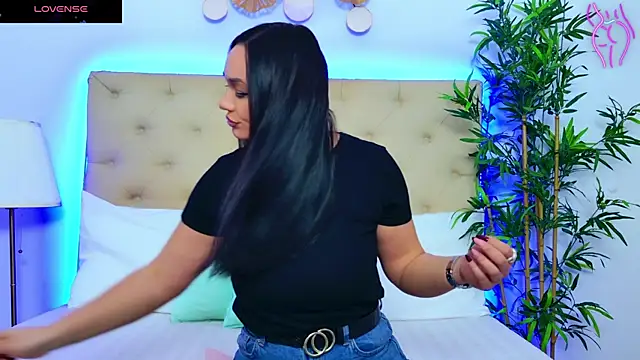 DaliyaArabian online show from October 2025 01:10:01 PM