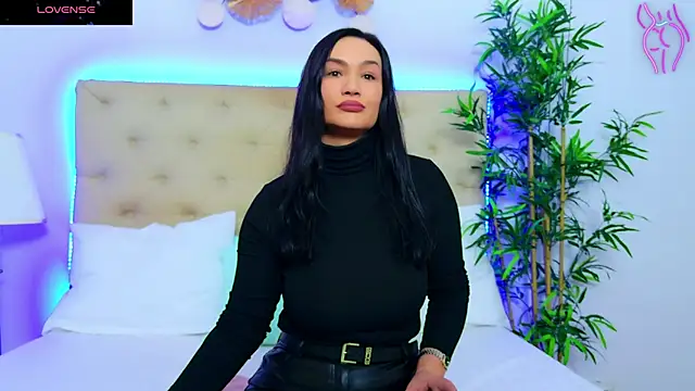 DaliyaArabian online show from November 2025 01:05:01 PM