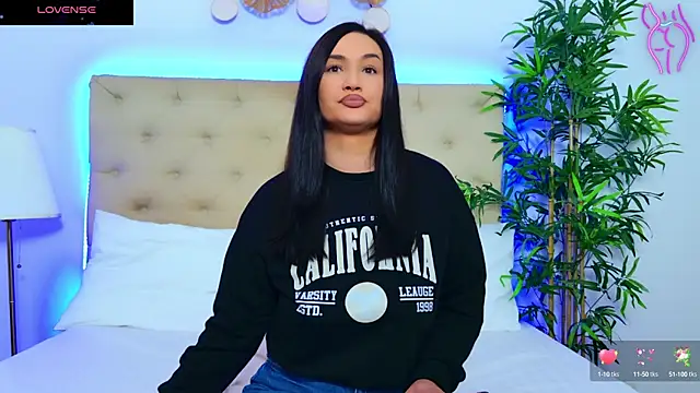 Snapshot of DaliyaArabian chatting on October 2025 12:13:01 PM DaliyaArabian online show from October 2025 12:13:01 PM