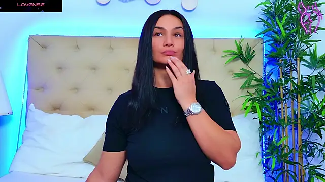 Snapshot of DaliyaArabian chatting on September 2025 12:48:01 PM DaliyaArabian online show from September 2025 12:48:01 PM