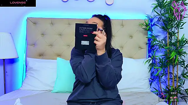 Snapshot of DaliyaArabian chatting on October 2025 12:04:02 PM DaliyaArabian online show from October 2025 12:04:02 PM