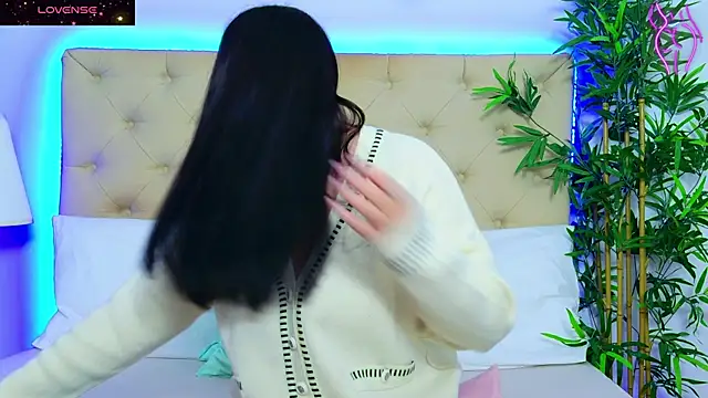 DaliyaArabian online show from November 2025 12:38:02 PM