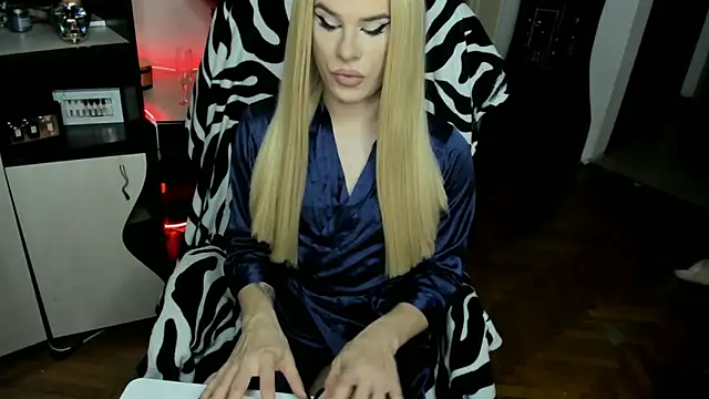 EvelynLexy online show from November 2025 09:40:02 PM