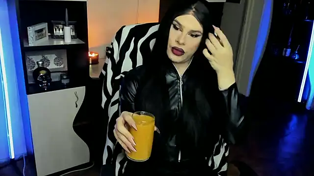 EvelynLexy online show from March 2026 06:48:01 PM