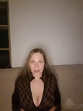 Snapshot of katiestevens chatting on November 2025 09:18:02 PM katiestevens online show from November 2025 09:18:02 PM