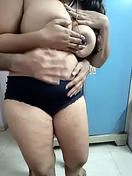 Snapshot of couple00795 chatting on January 2025 10:15:01 PM couple00795 online show from January 2025 10:15:01 PM